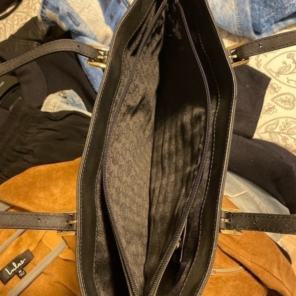 Black Michael Kors leather bag - Picture 8 of 8